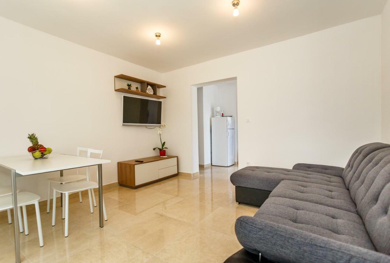 Apartman Maslina Крк Экстерьер фото