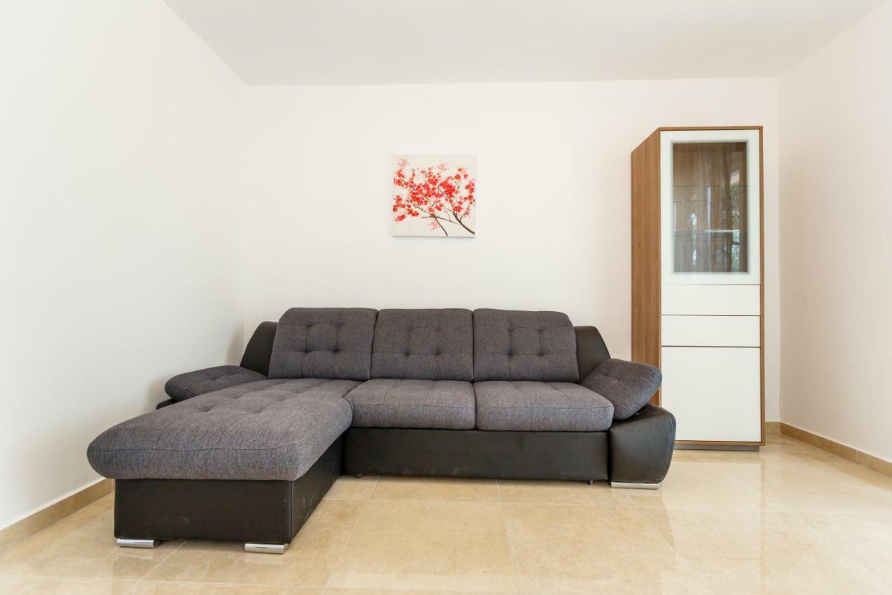 Apartman Maslina Крк Экстерьер фото
